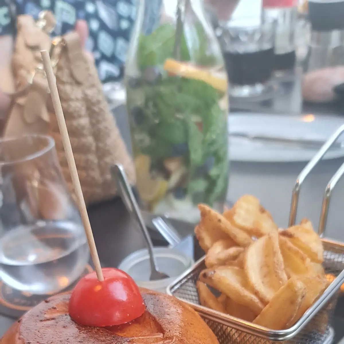 Doubleyou Burger