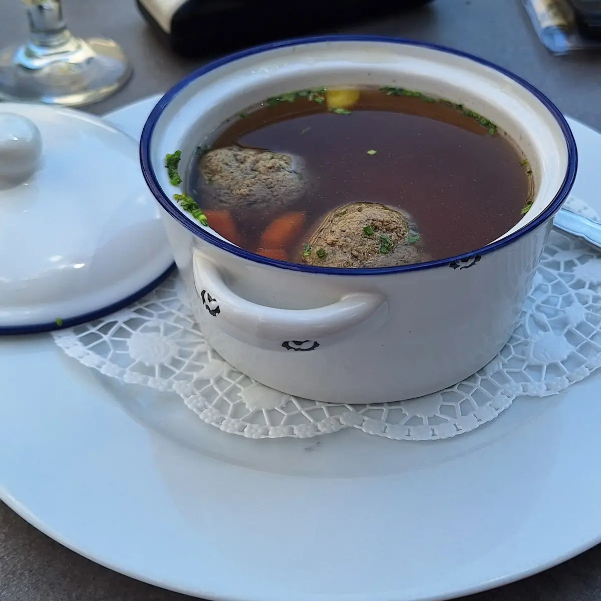Leberknödelsuppe