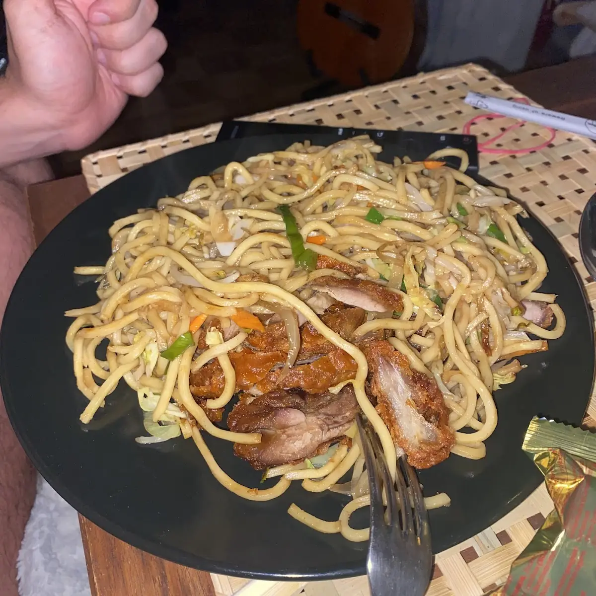 Gebratene Nudeln Mit Hühnerfleisch