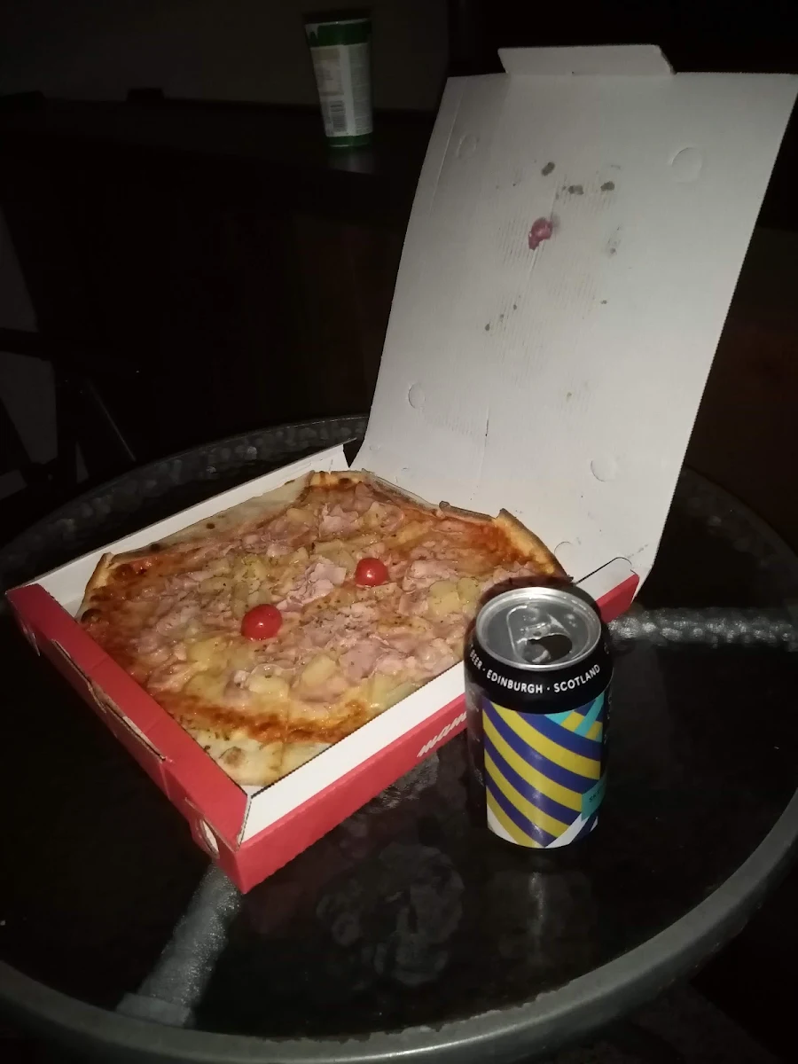 Hawaiian Pizza