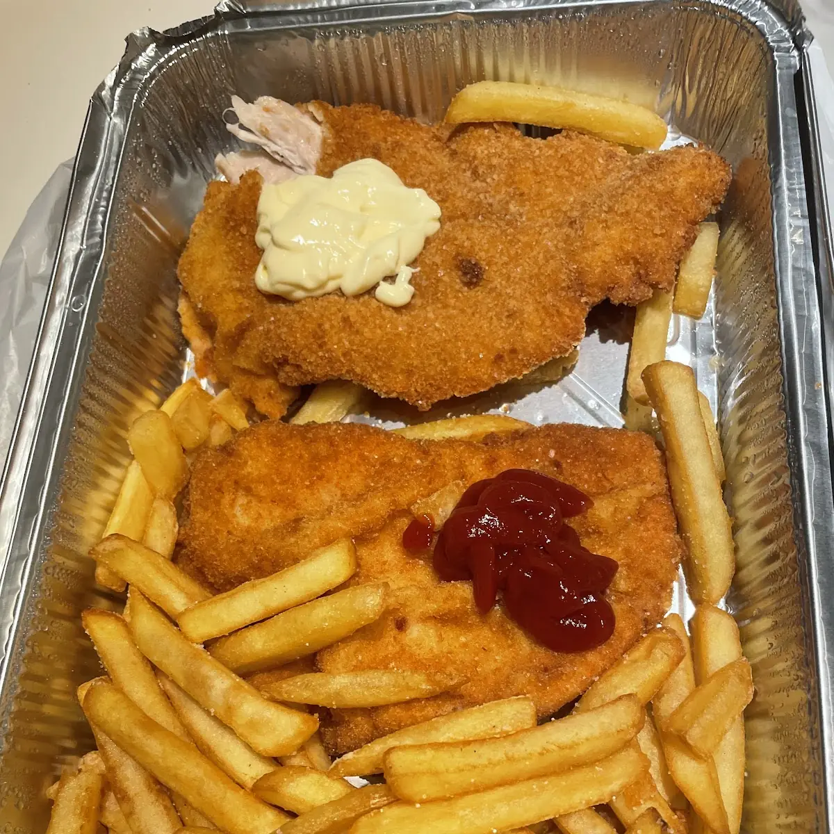 Puten Schnitzel Mit Pommes
