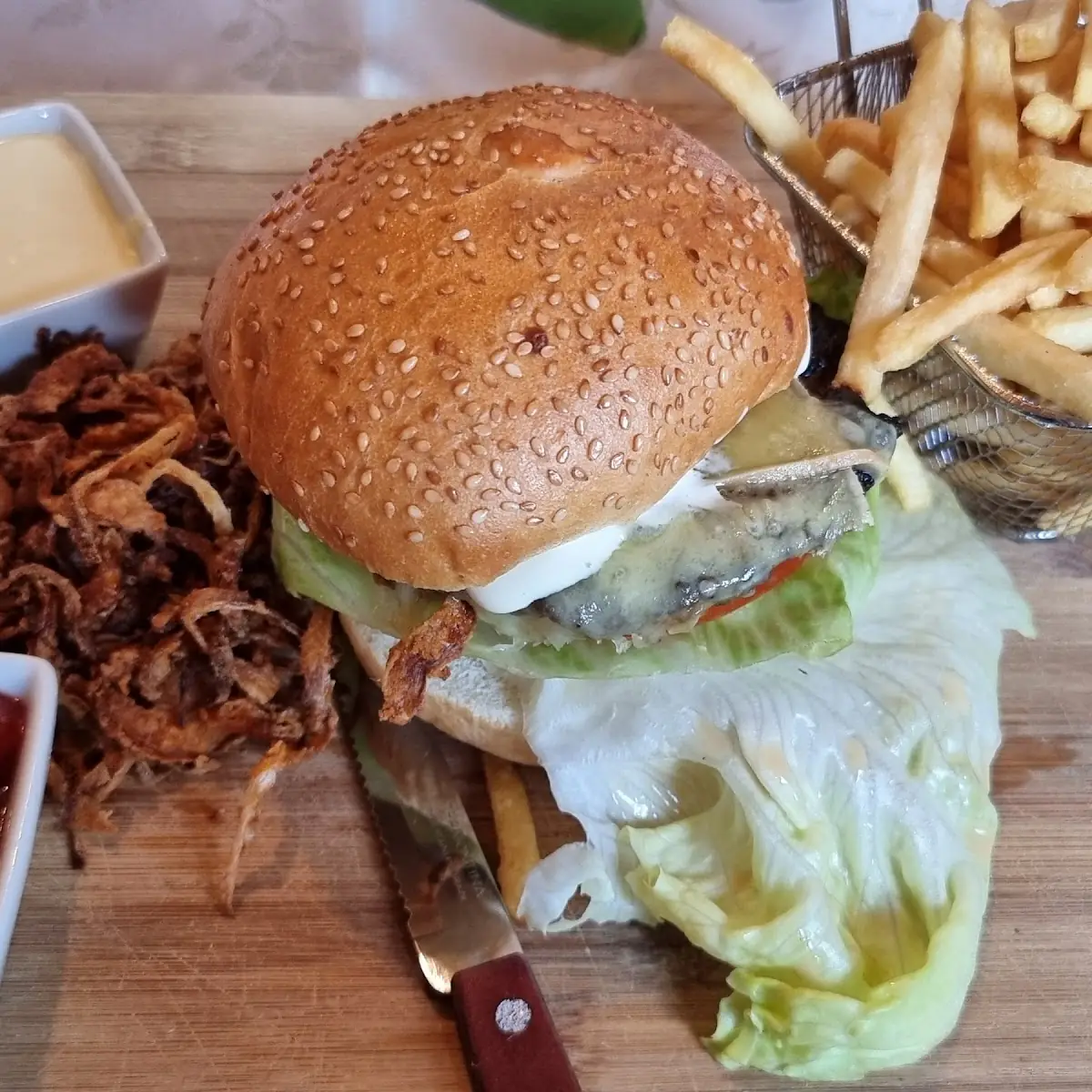 Hamburger Mit Pommes Frites
