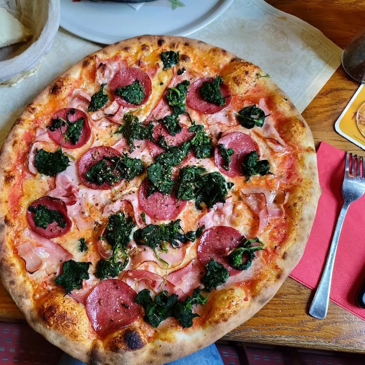Pizza Spinaci Mit Salami Ohne Knoblauch
