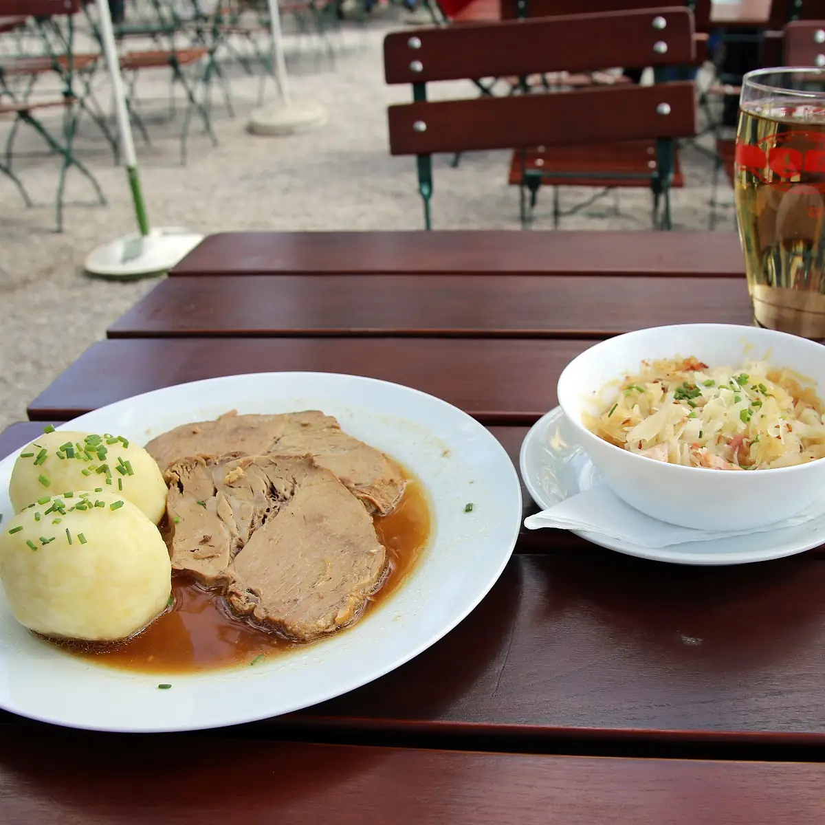 Schweinsbraten Mit Semmelknödel