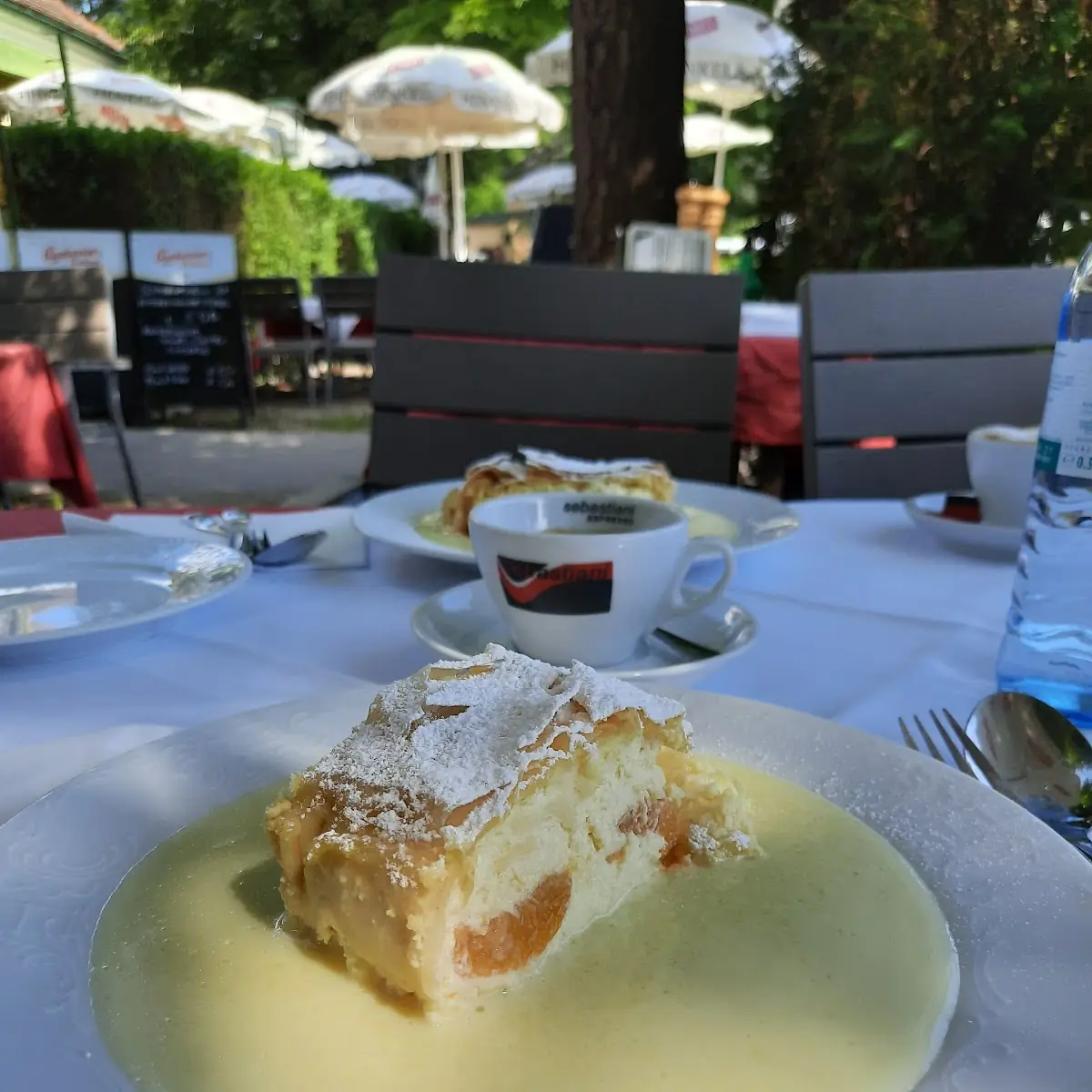 Topfenstrudel Mit Vanillesosse