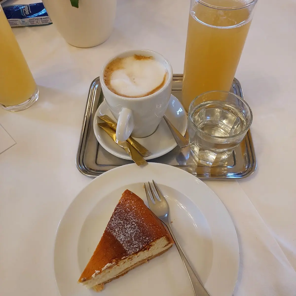 Topfentorte Mit Melange