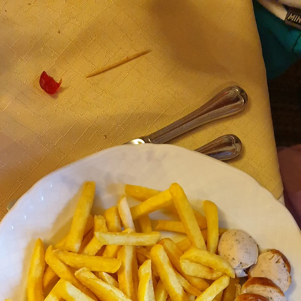 Bratwürst Mit Pommes