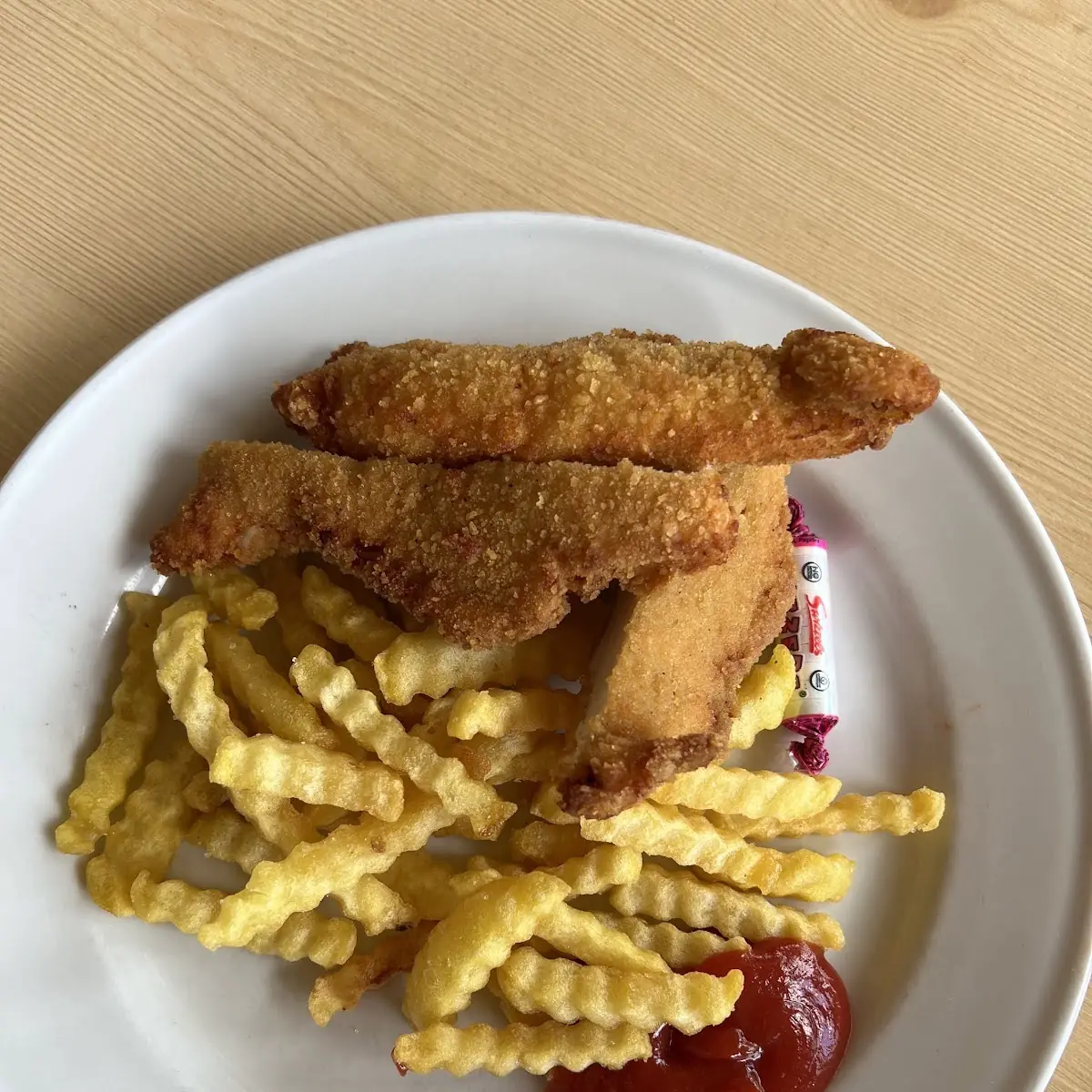 Checken Nuggets Mit Pommes Frites