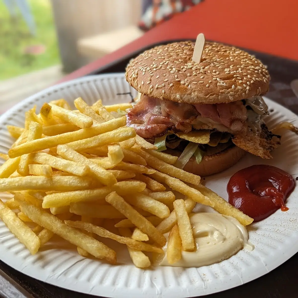 Burger 122 Mit Pommes
