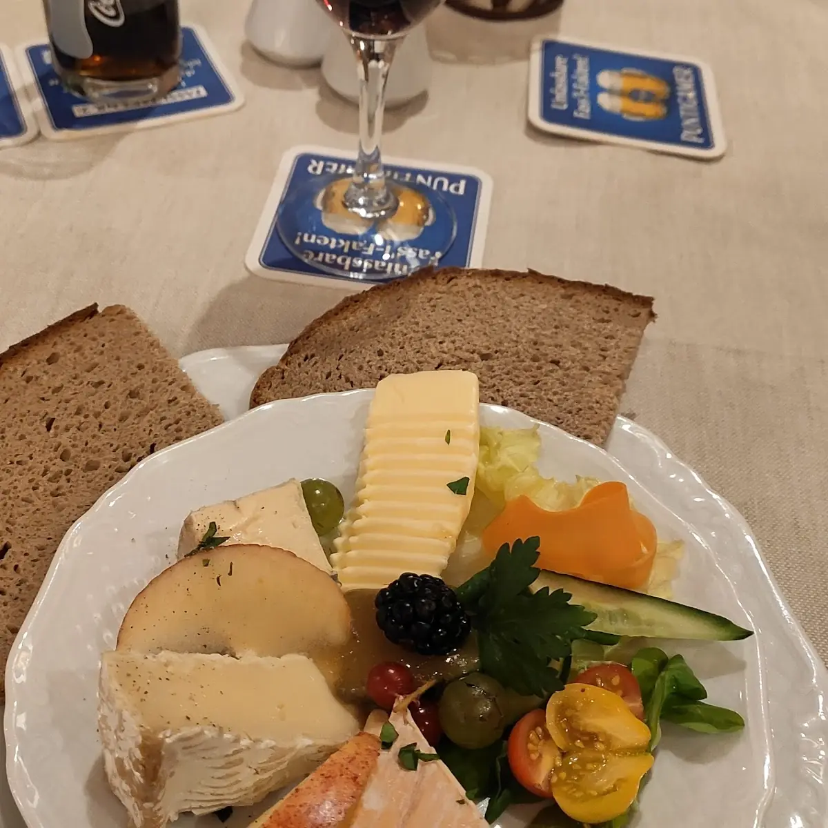 Käseteller Mit Hauswein