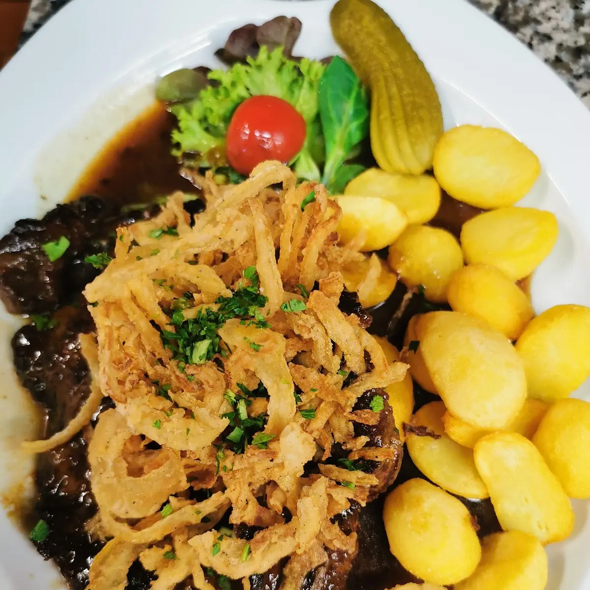 Zwiebel Roastbraten