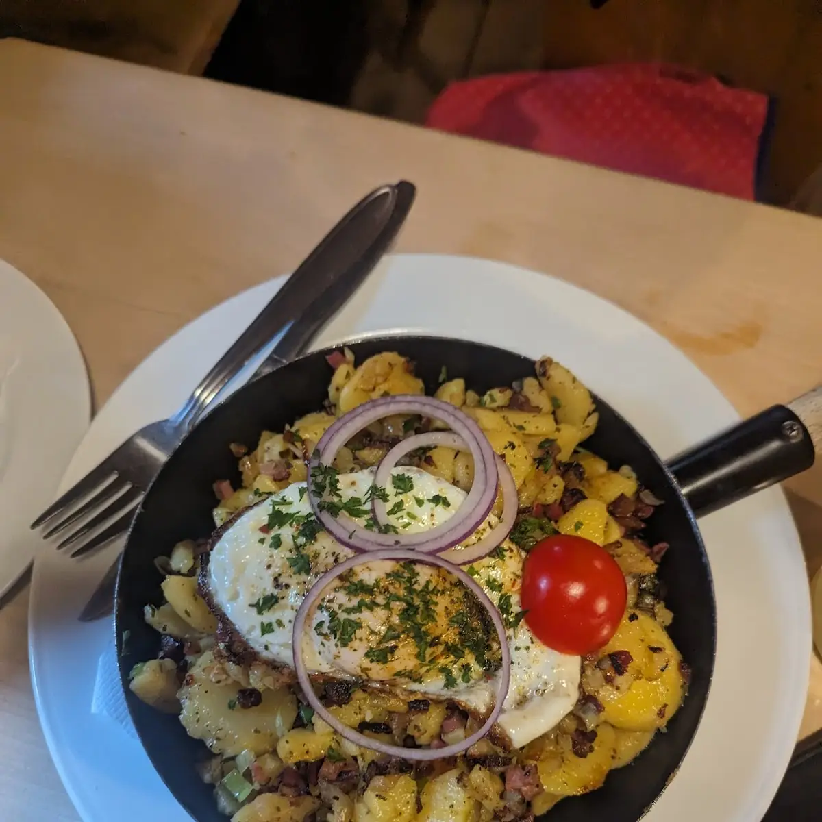 Bratkartoffeln Mit Speck Und Spiegelei