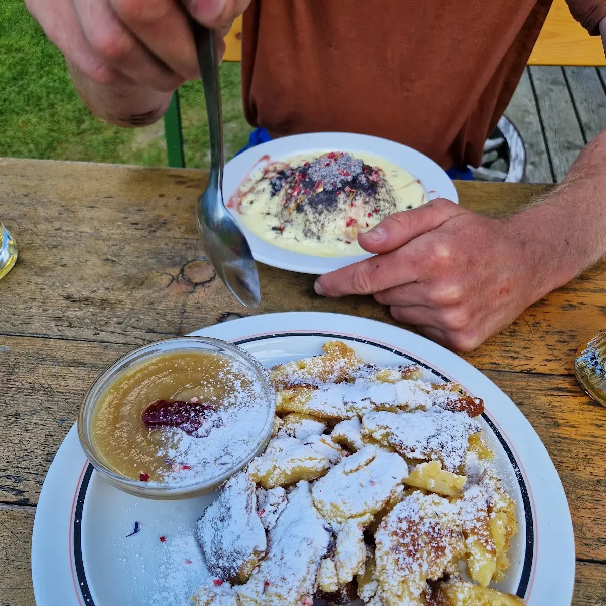 Heidelbeer Kaiserschmarrn Mit Apfelmus