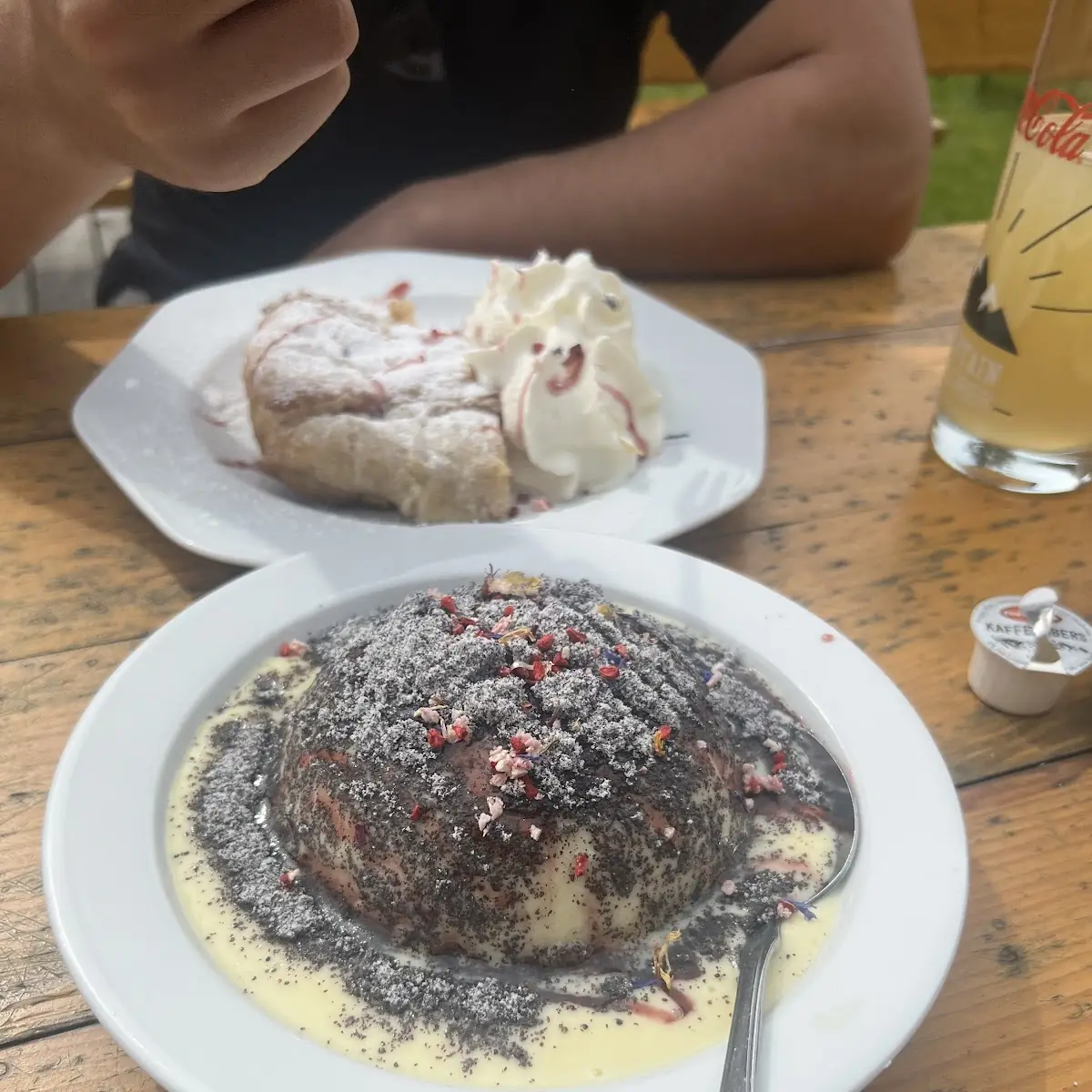 Knödel Mit Heidelbeeren Und Vanillecreme