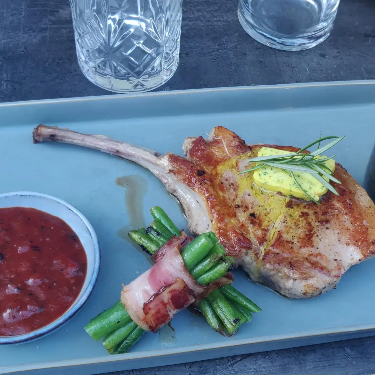 Tomahawk Steak Mit Steakfrites