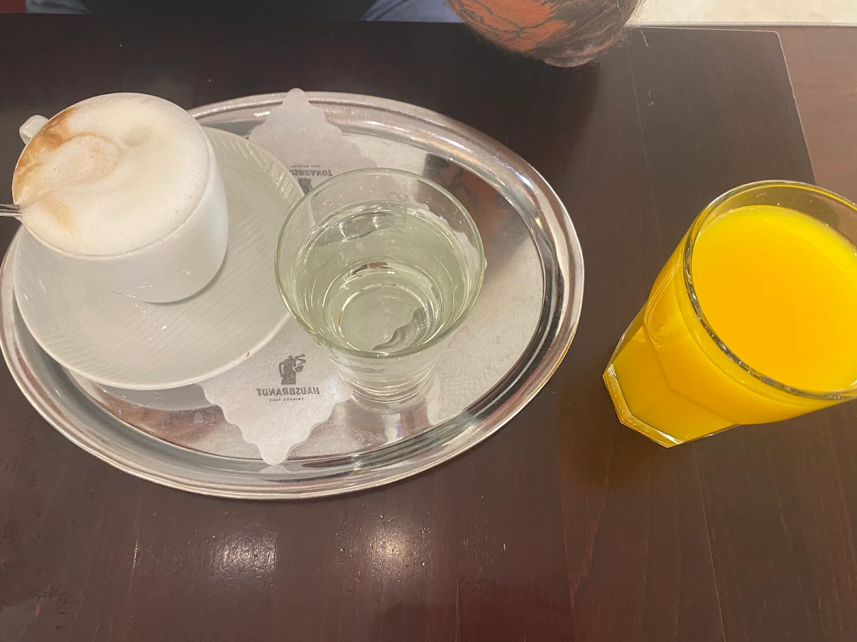 Cappuccino Mit Frisch Gepressten Orangensaft
