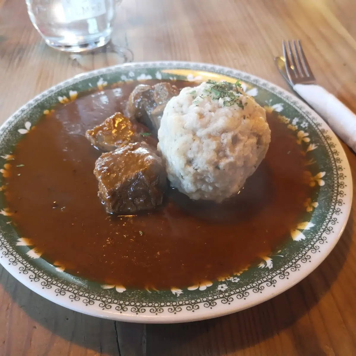 Gulasch Mit Knödel