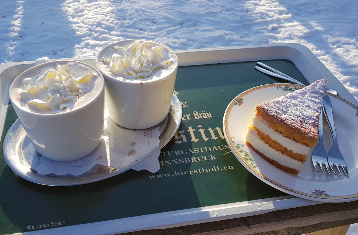 Heiße Schokolade Mit Sahne & Rum Käsesahne-kuchen