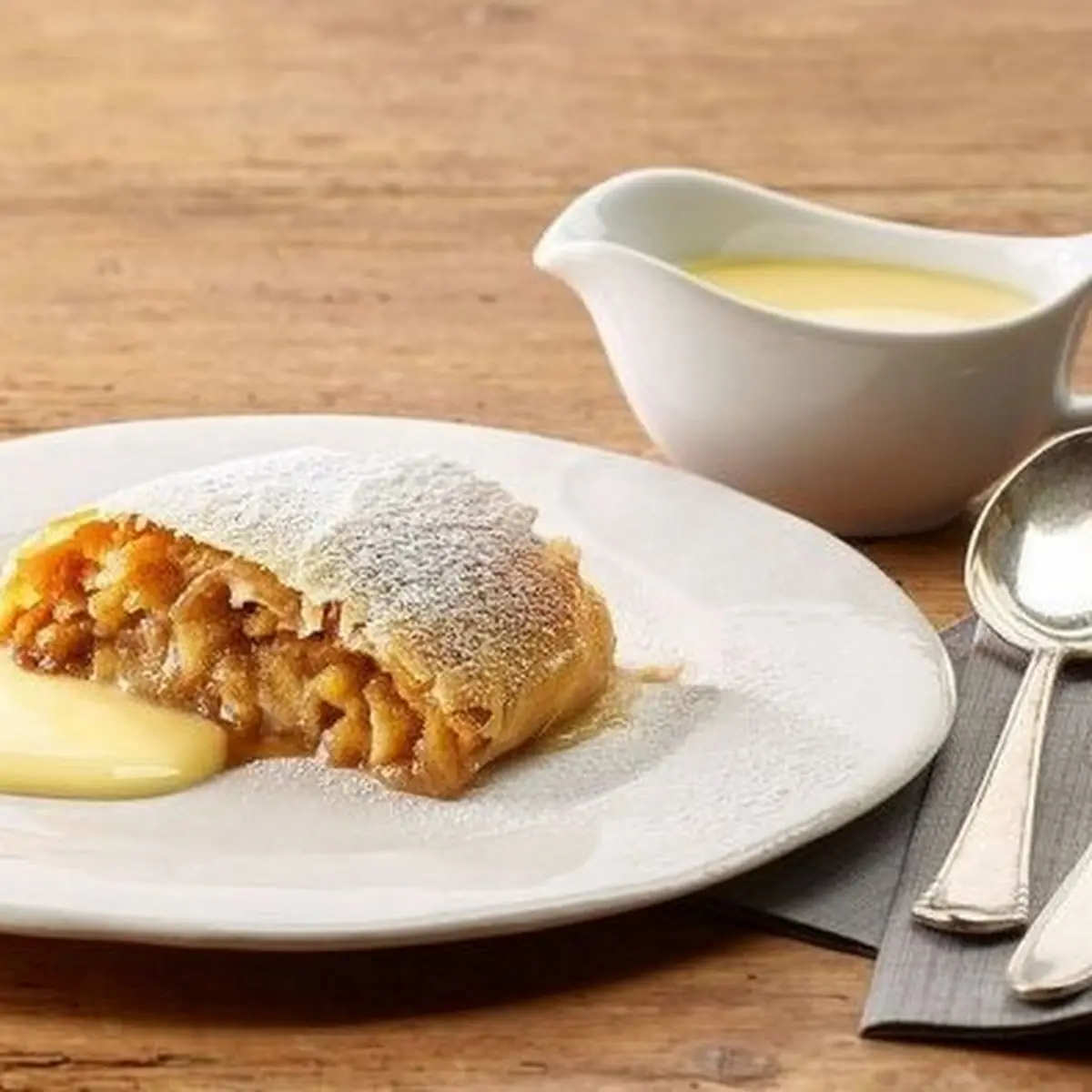 Wiener Apfelstrudel