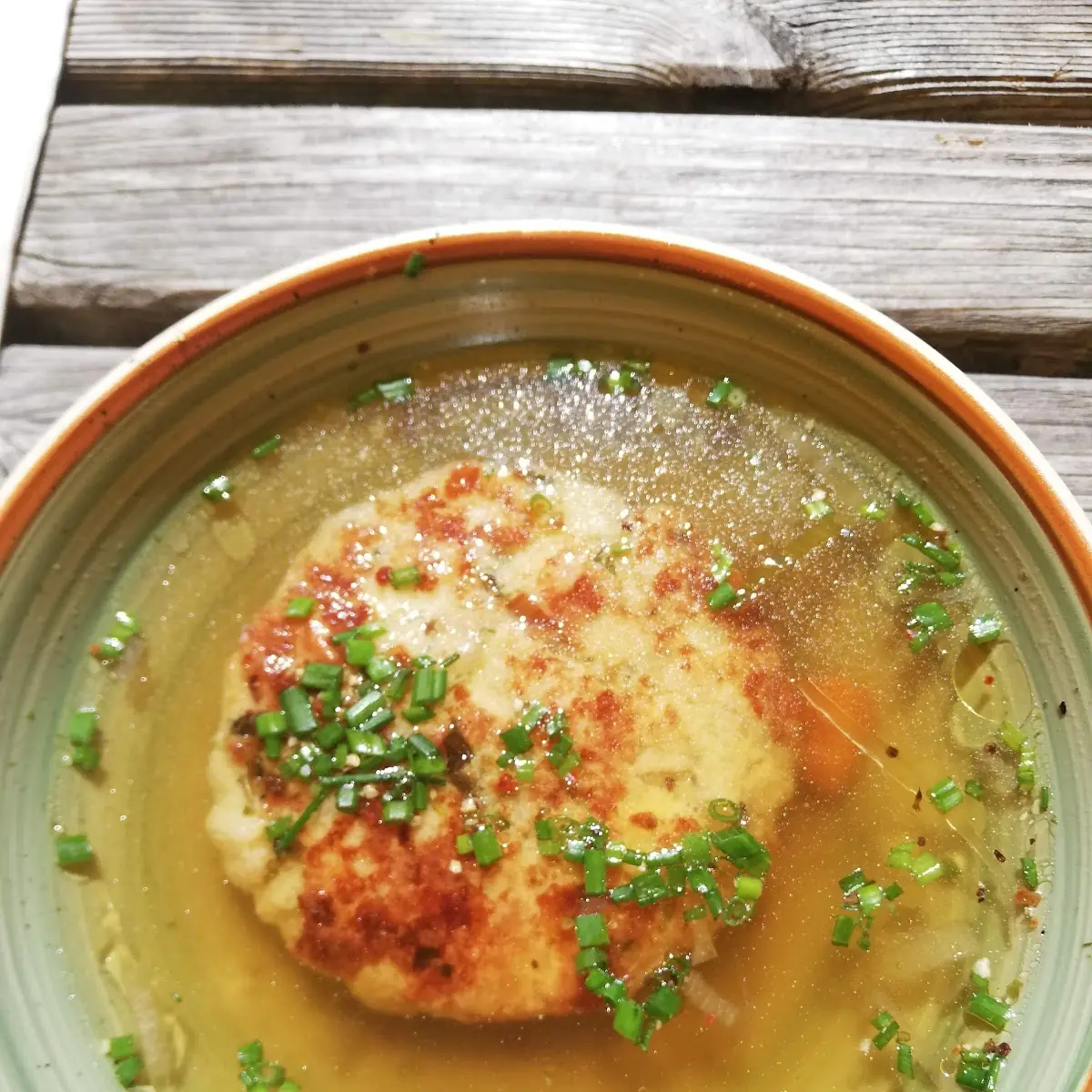 Kaspressknödelsuppe