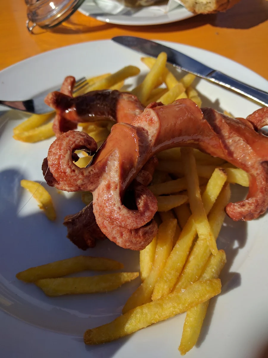 Würstel Mit Pommes