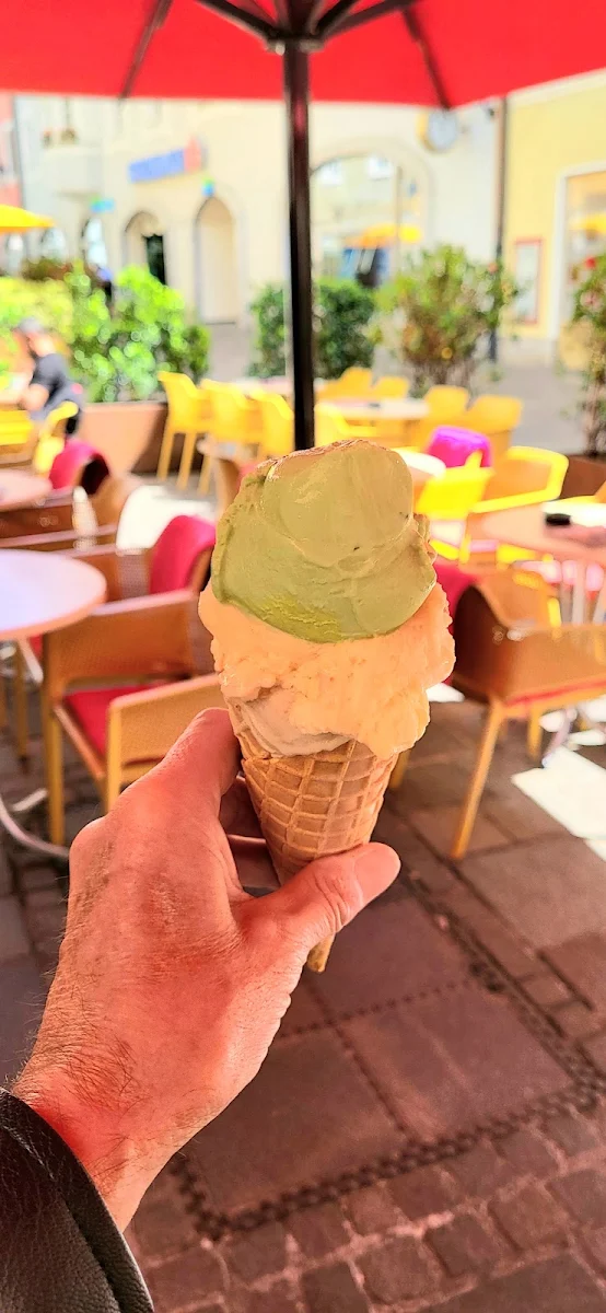 Drei Kugeln In Der Waffel