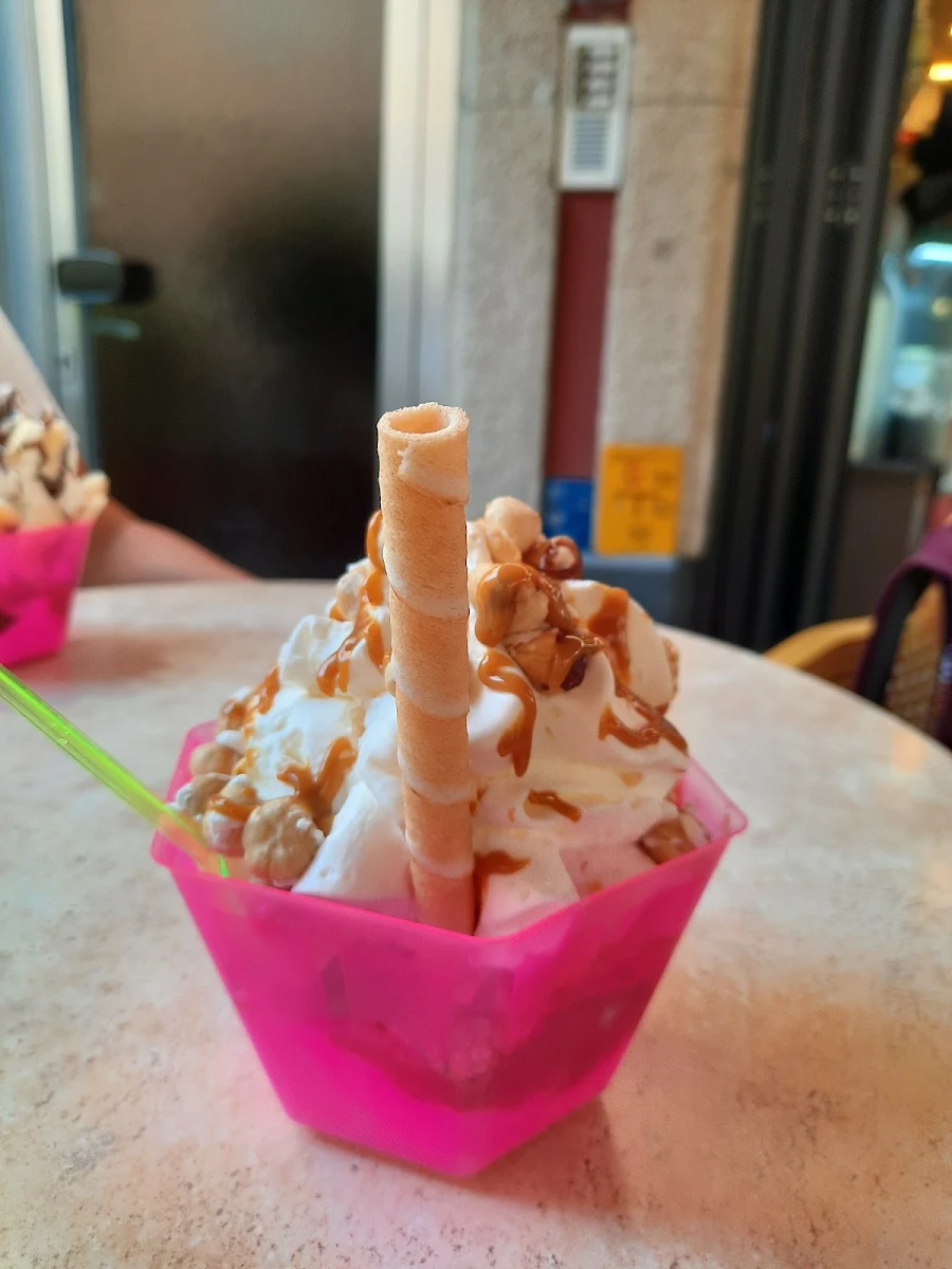 Nussbecher