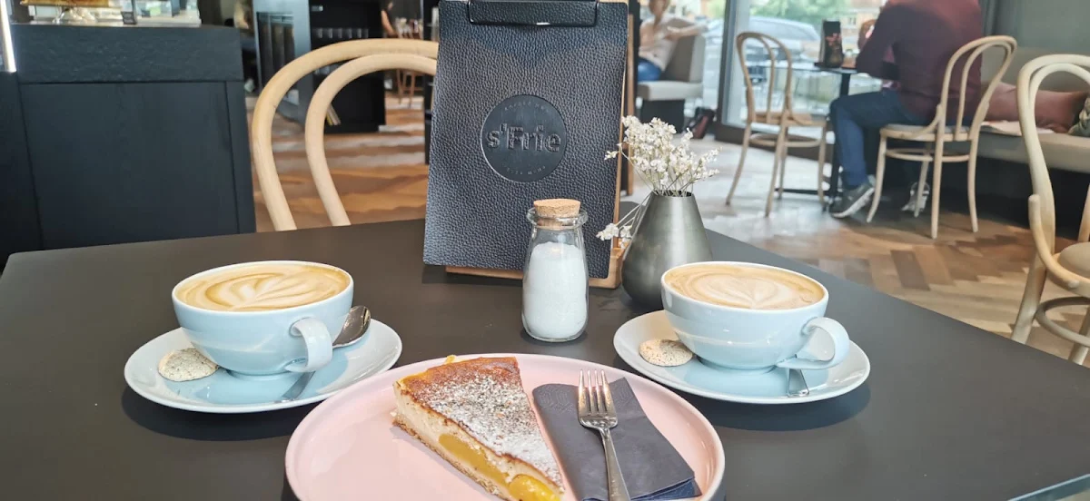 Marillentopfen-sahnetorte
