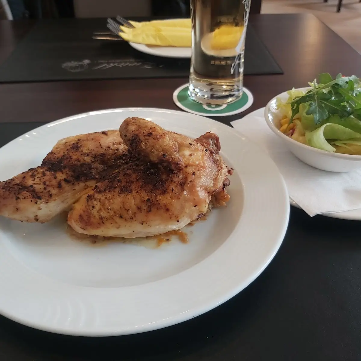 Brathuhn Mit Salat