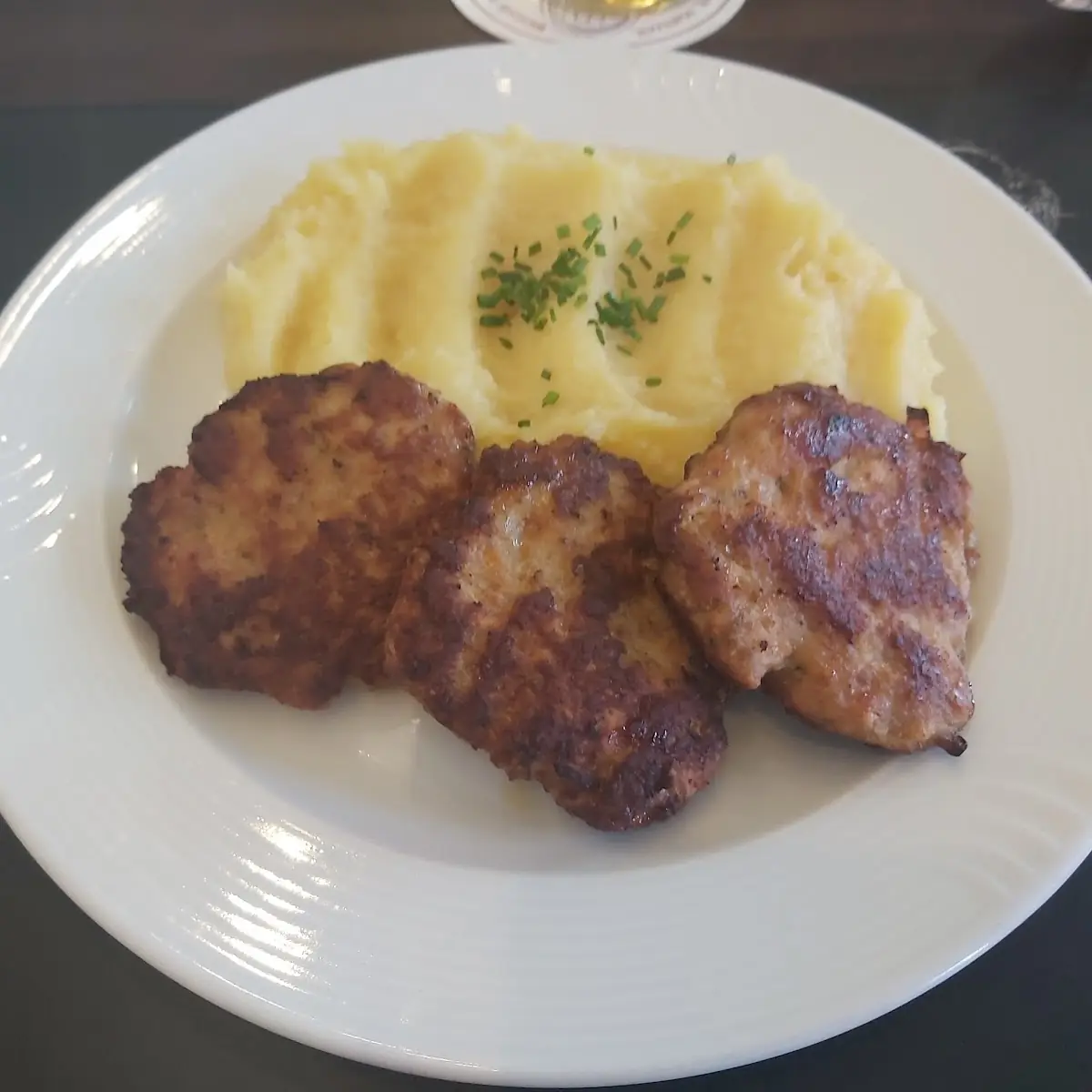 Faschierte Laibchen Mit Kartoffelpüree