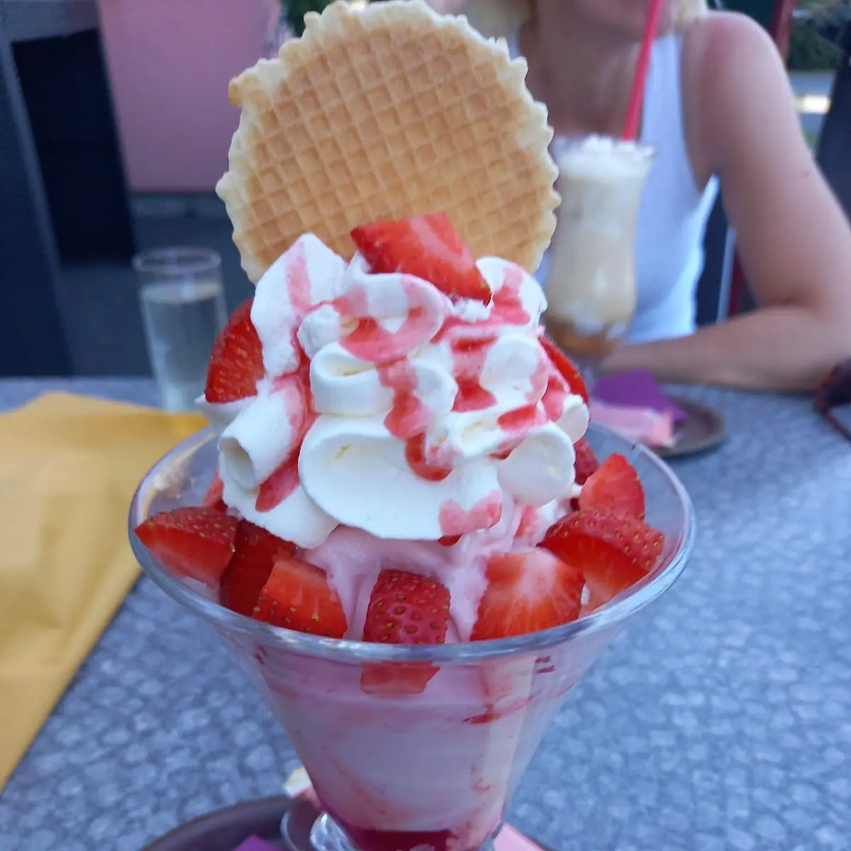 Erdbeerbecher