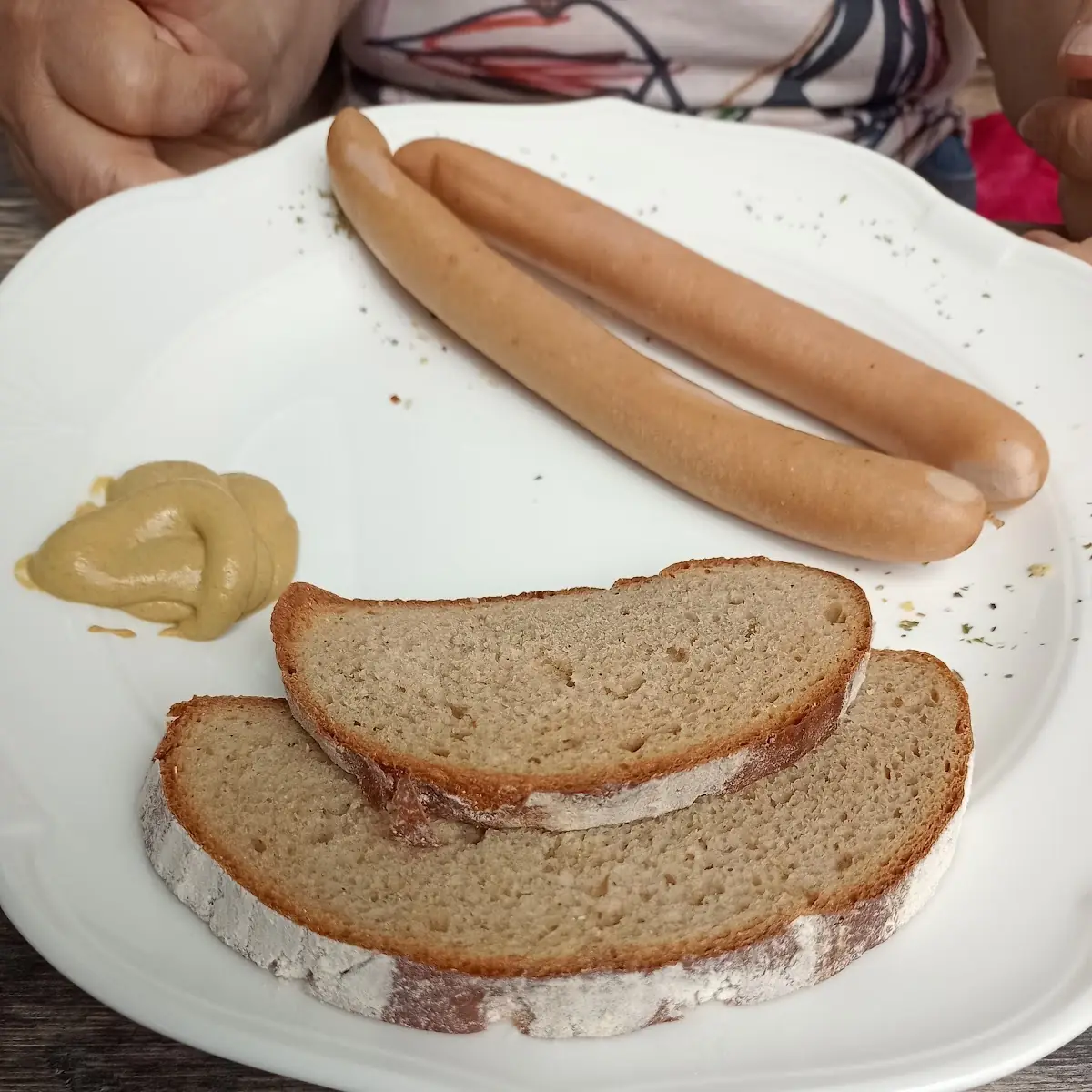 Würstchen Mit Brot