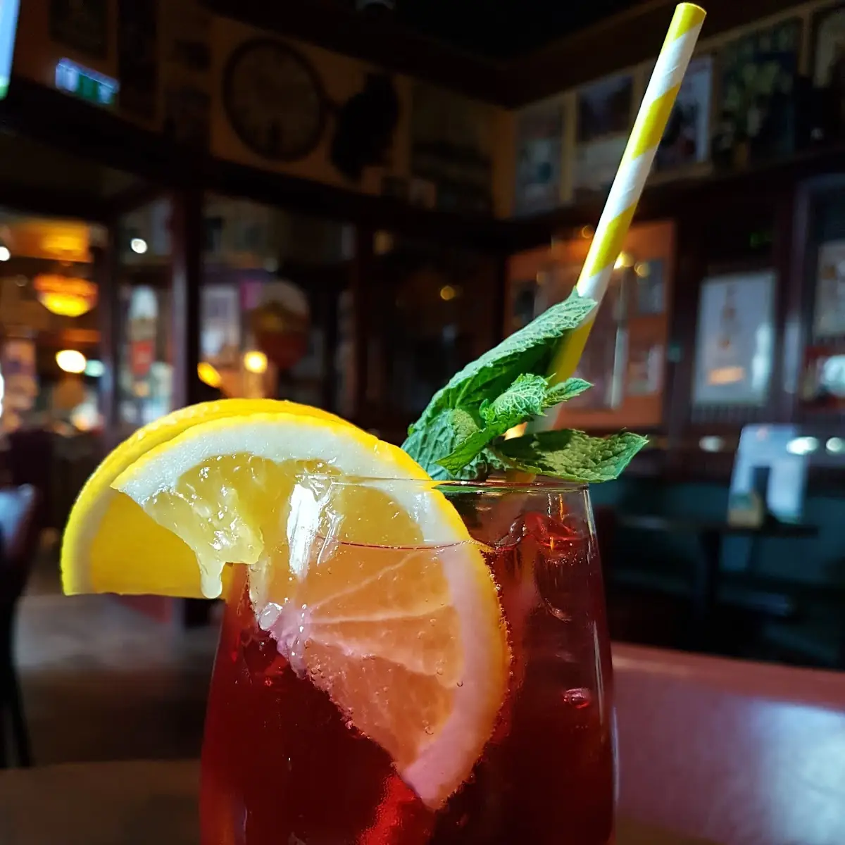 Spritz Red, The Golden Harp Irish Pub Rudolfsheim-Fünfhaus