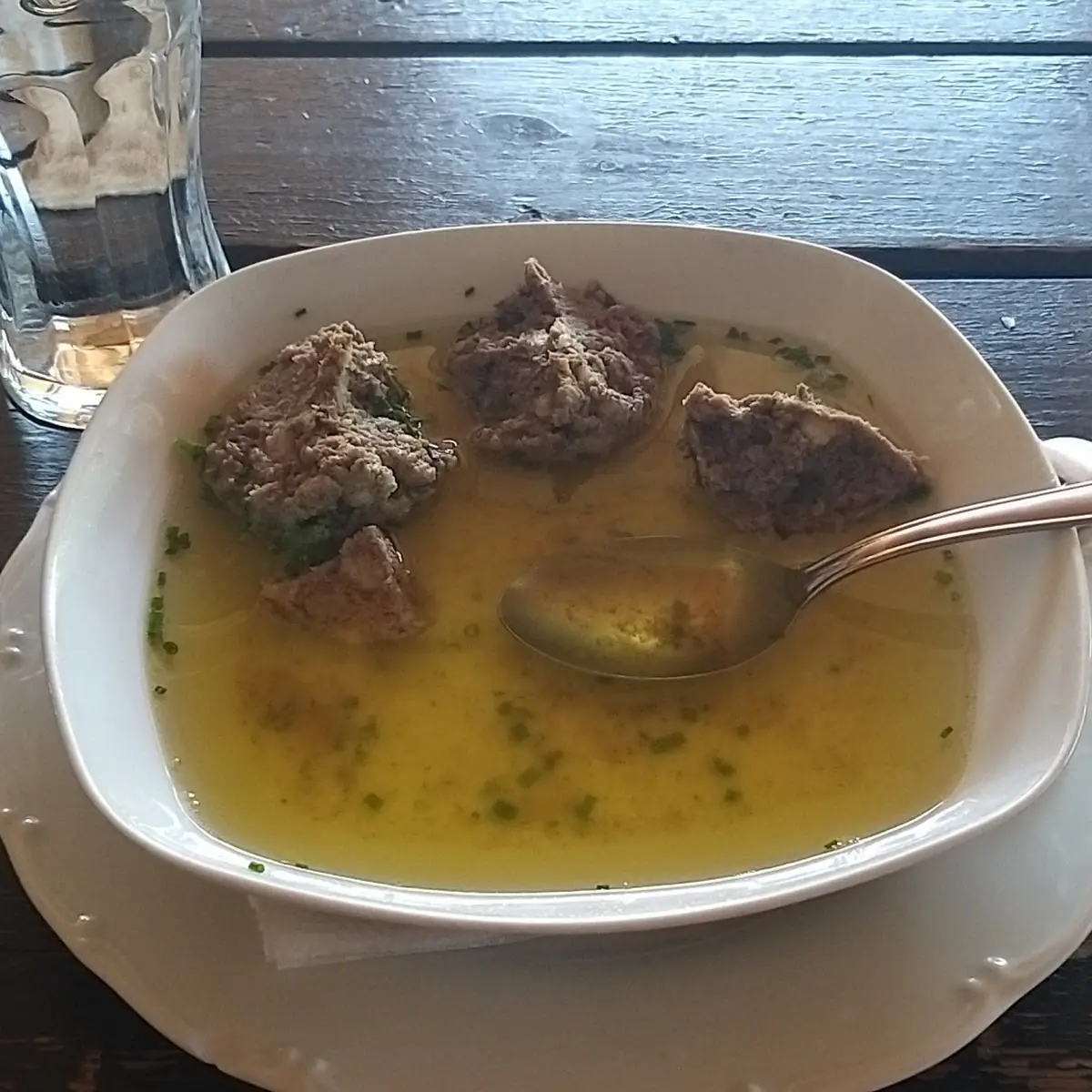 Leberknödelsuppe