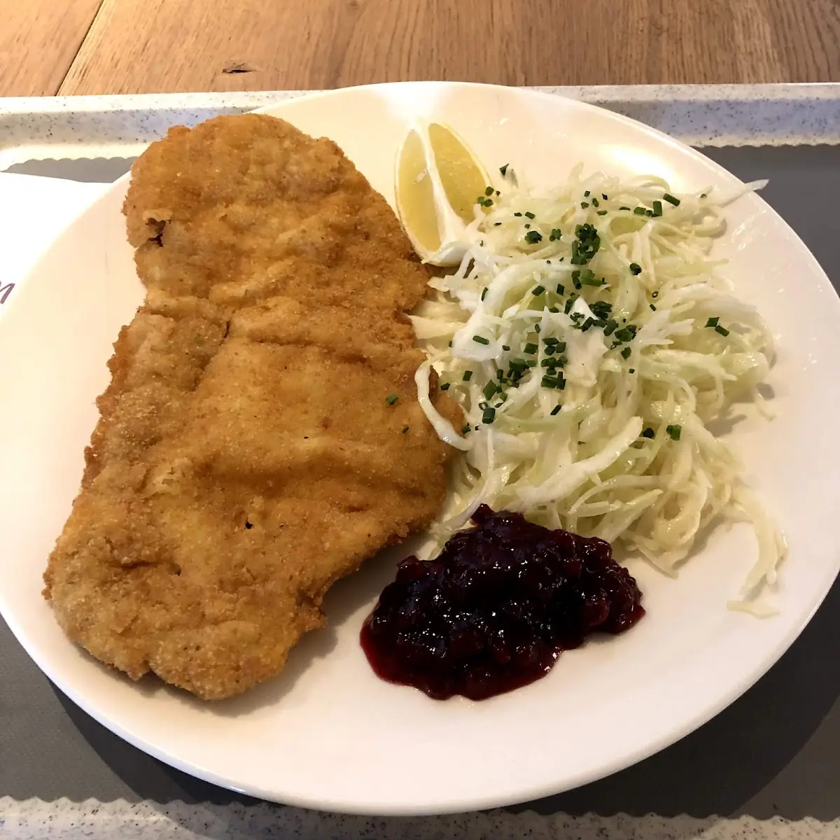 Wiener Schnitzel Und Krautsalat