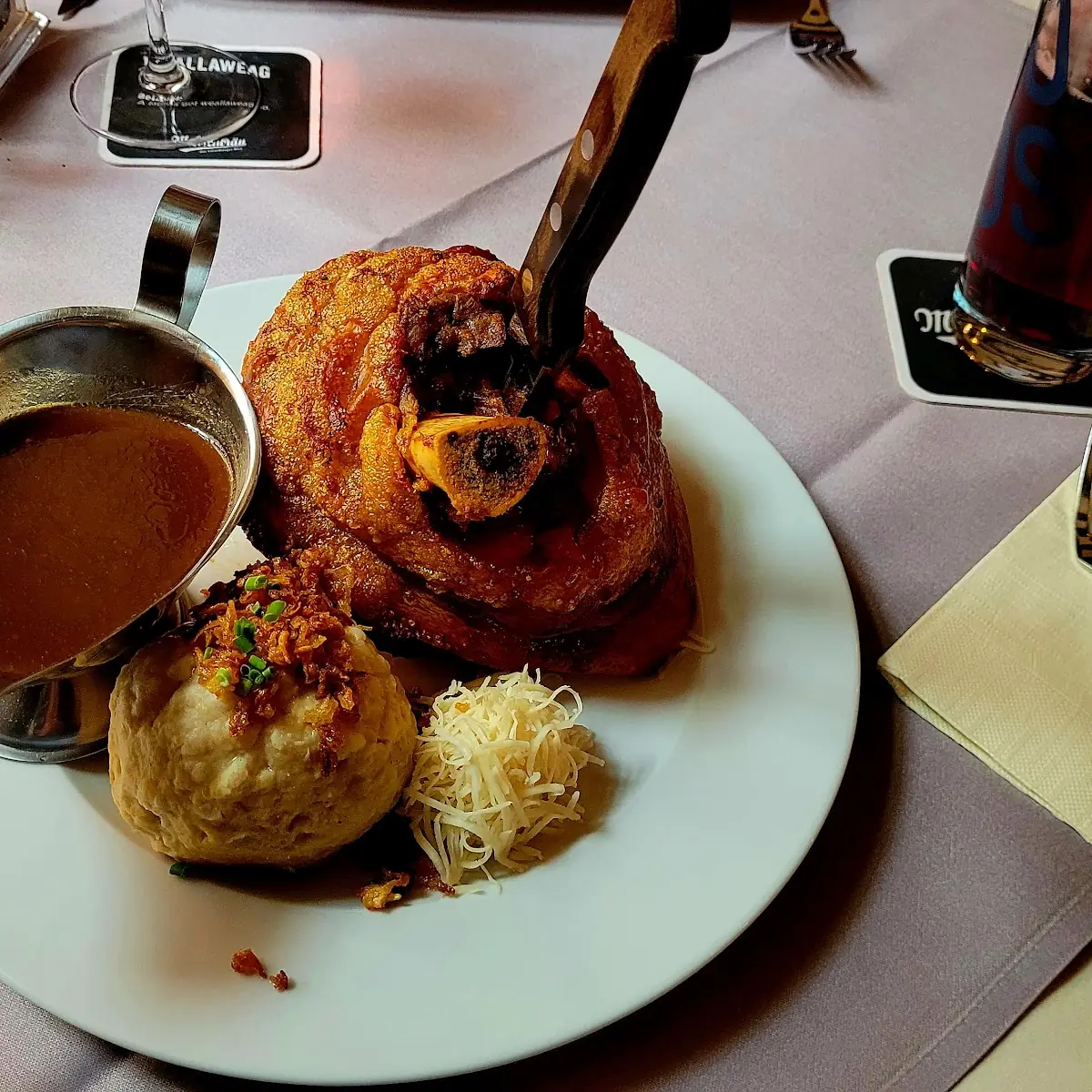 Haxe 1 5 KG Mit Blaukraut Und Knödel