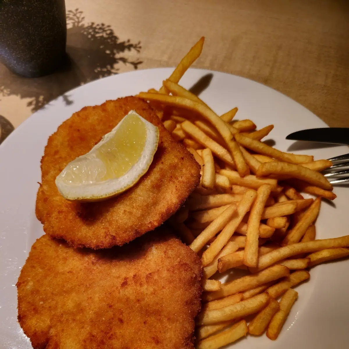 Wiener Schnitzel Mit Pommes Frites