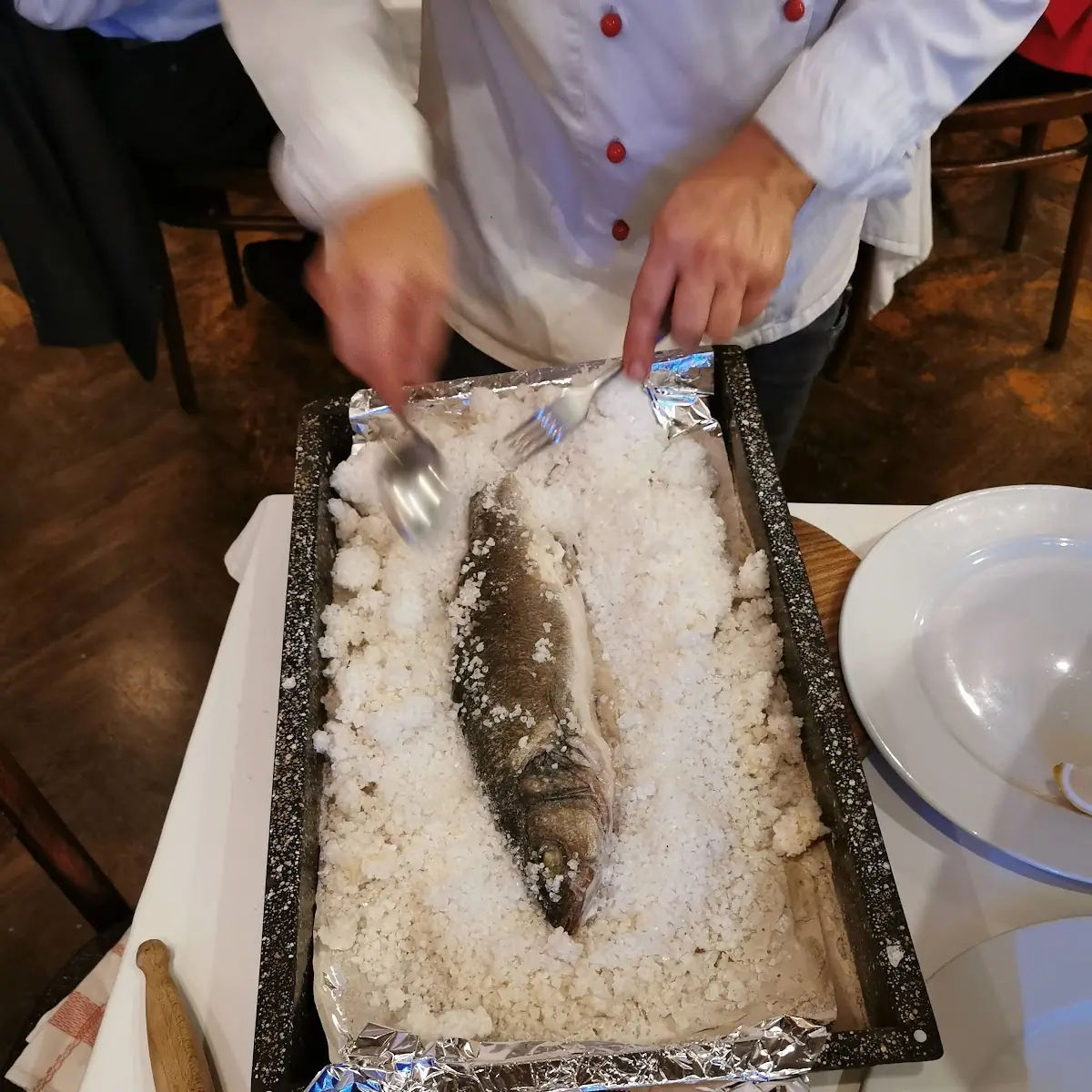 Branzino In Salzkruste