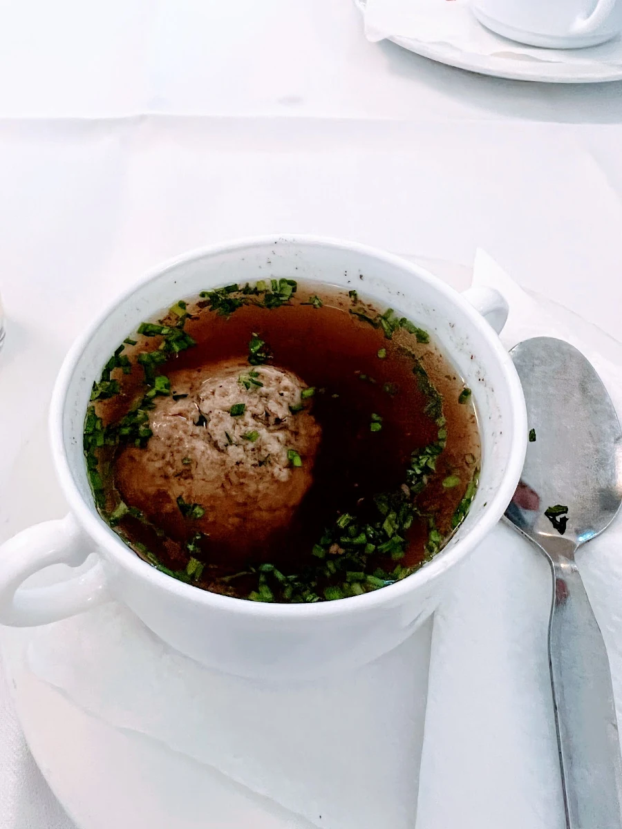Leberknödelsuppe