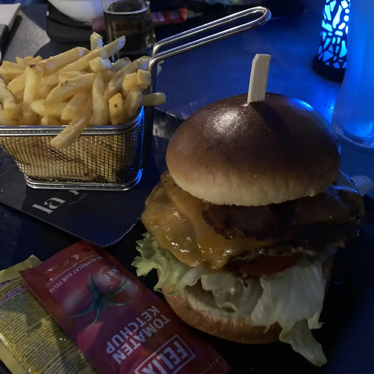 La Mara Burger