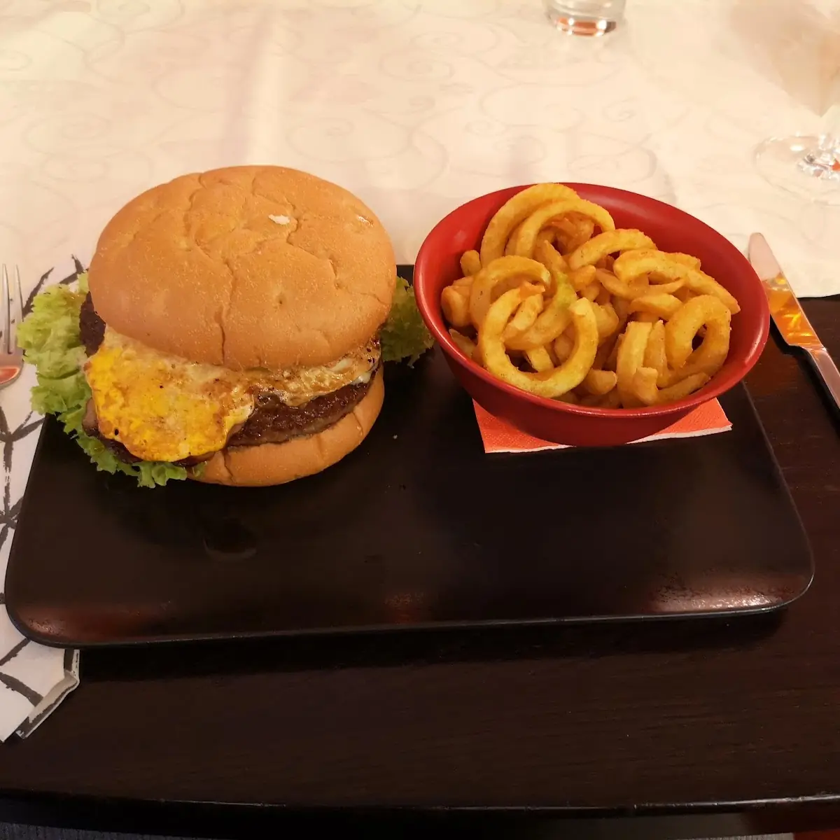 Tiroler Burger Mit Extra Spiegelei