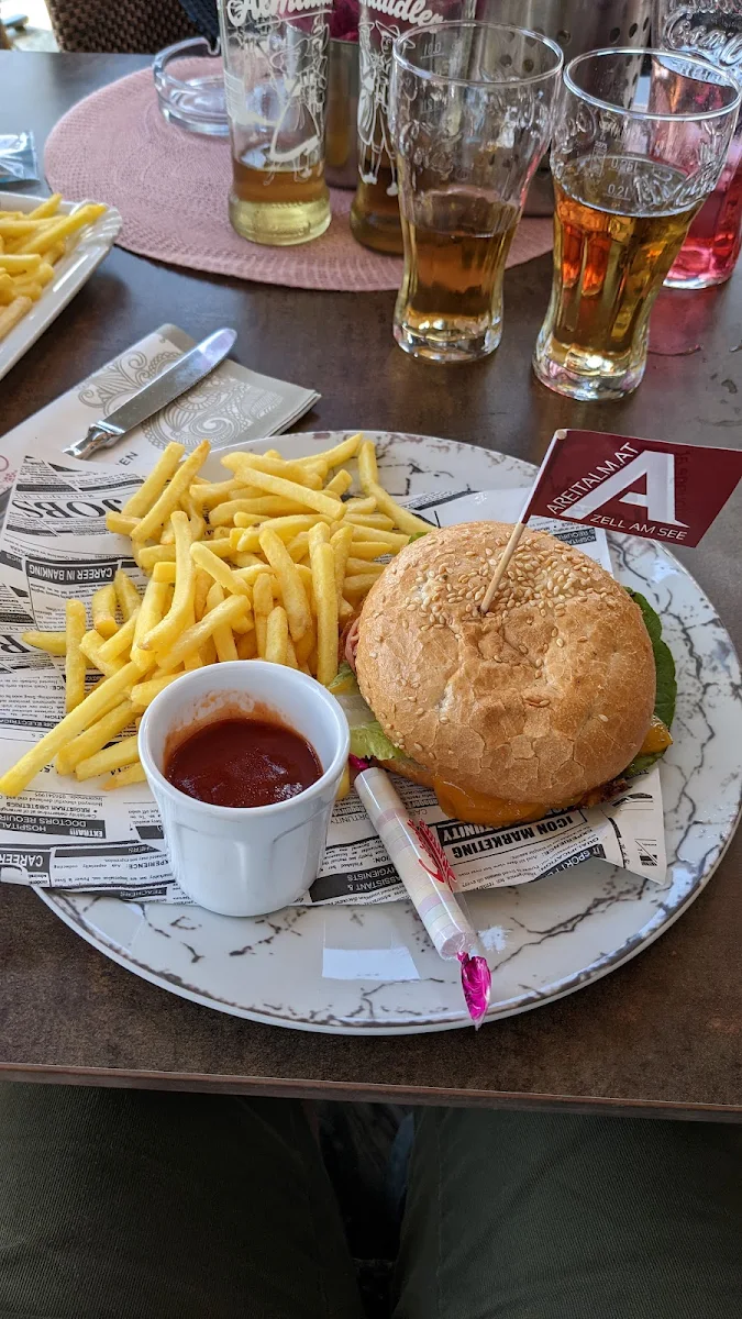 Areit Burger Mit Pommes