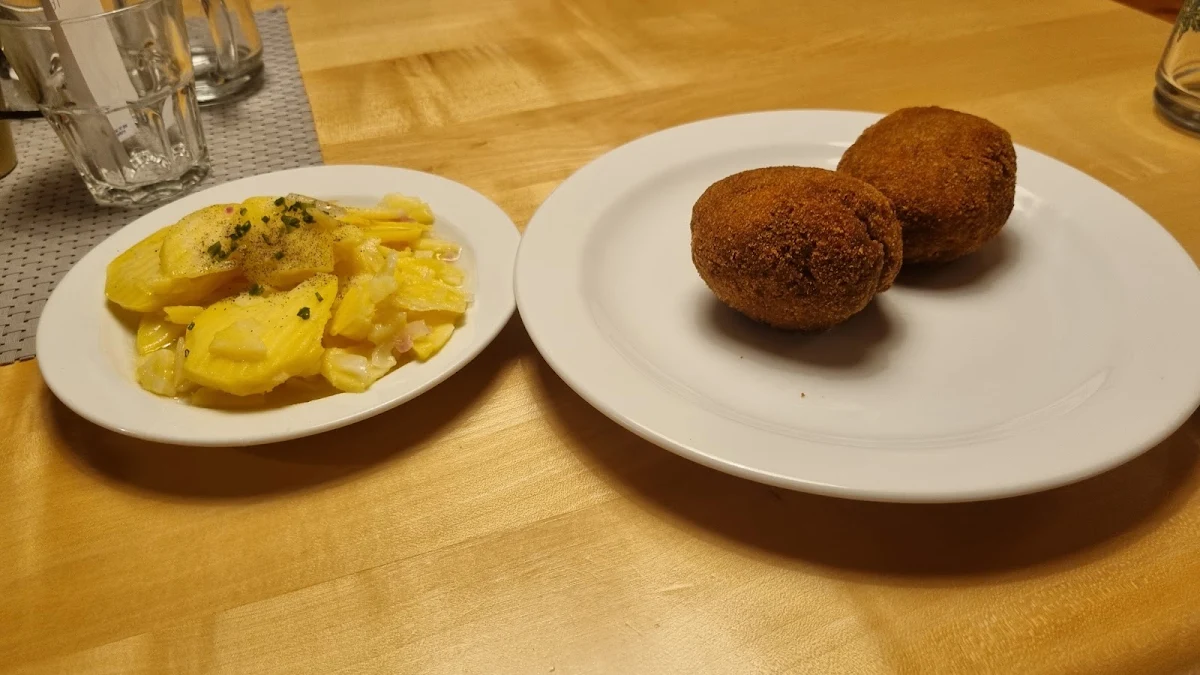 Fleischlabal Mit Erdäpfelsalat
