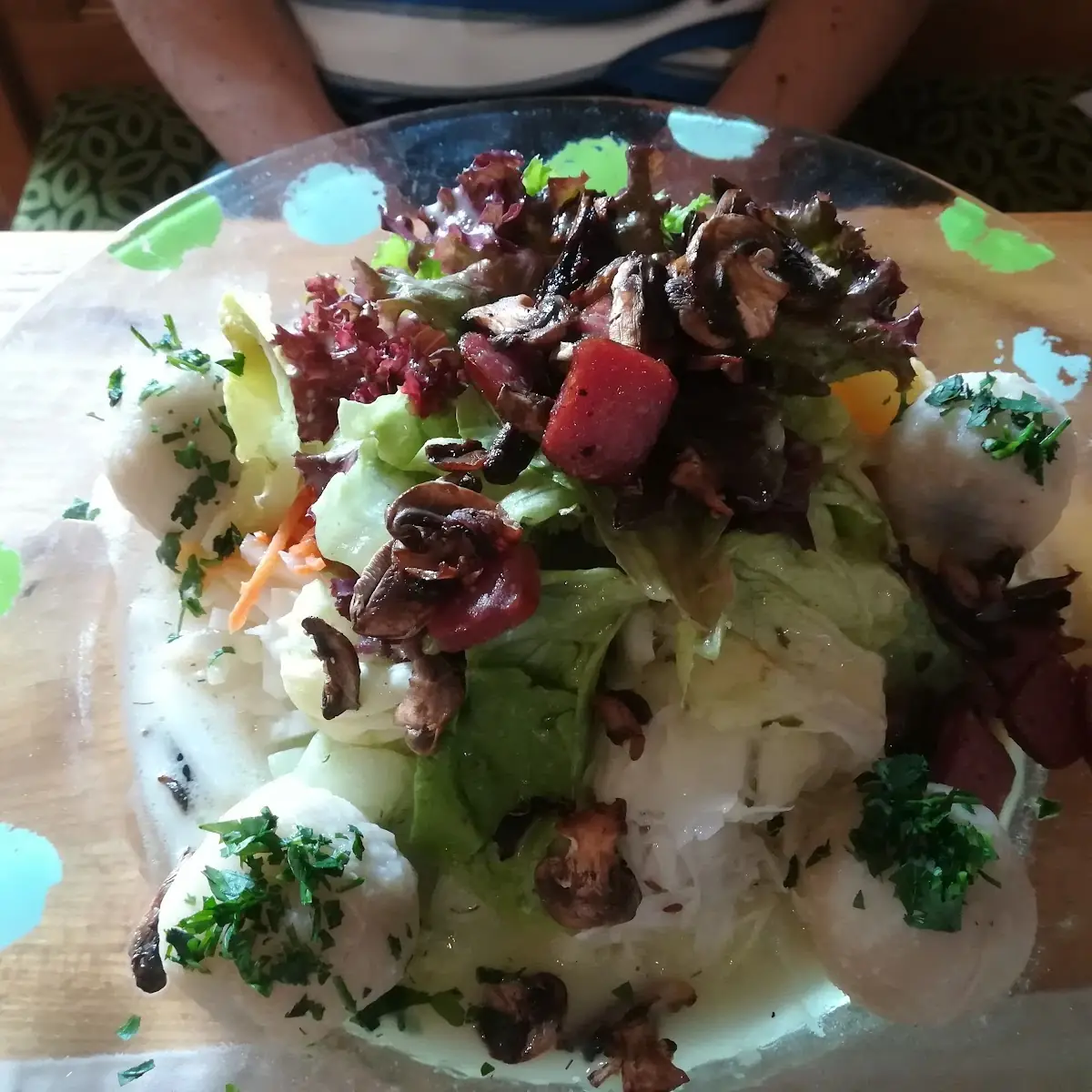 Eisenwurzensalat Grammelknödel