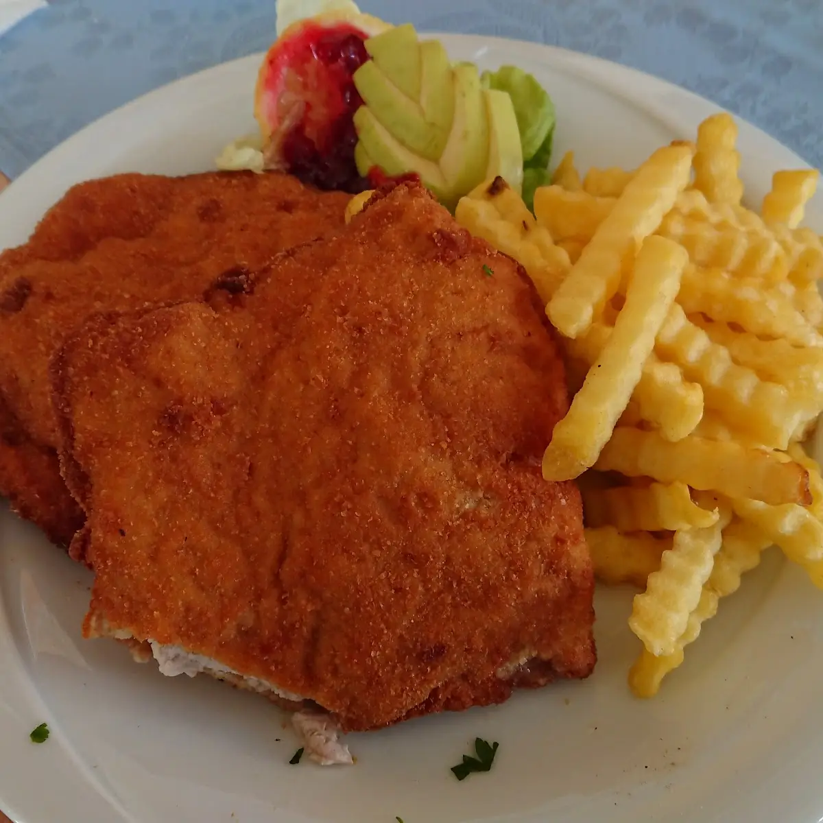 Wiener Schnitzel Vom Schwein Mit Pommes Frites