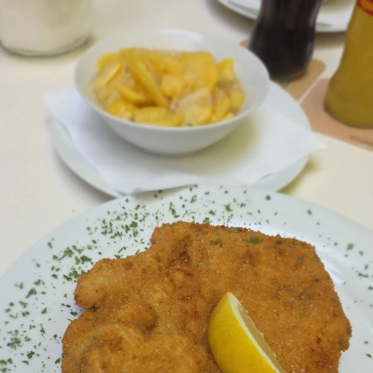 Schnitzel Vom Schwein Mit Erdäpfelsalat