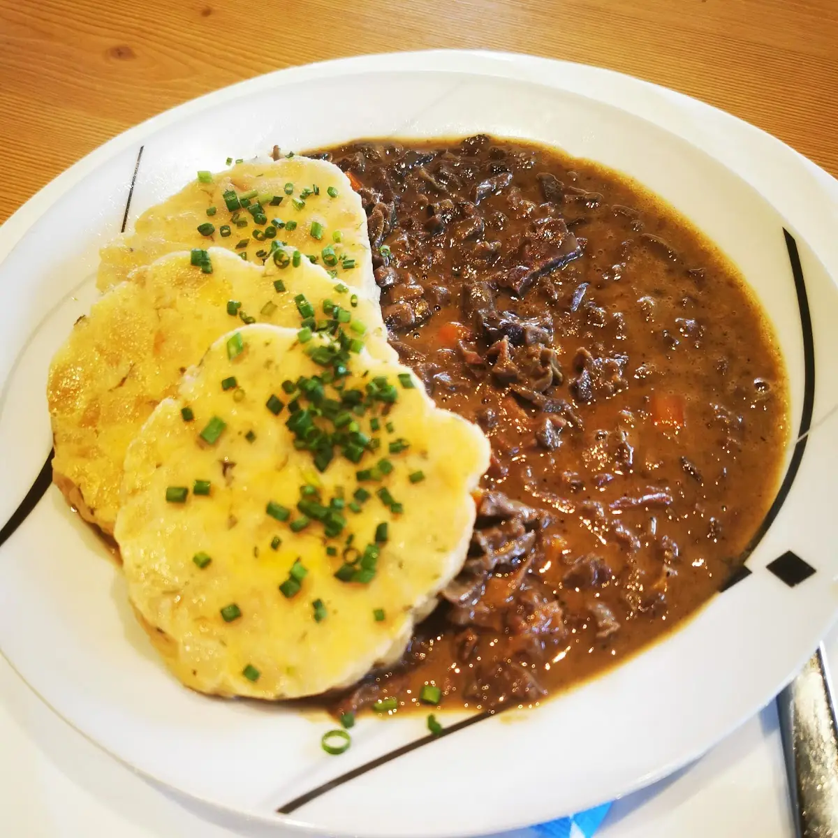Kalbsrahmbeuschel Mit Serviettenknödel