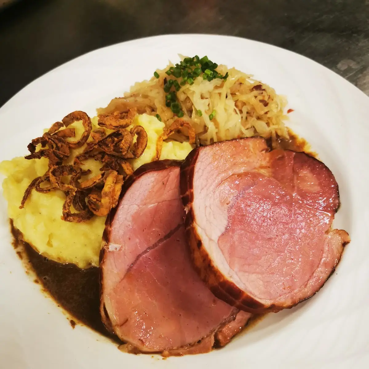 Püree Und Sauerkraut