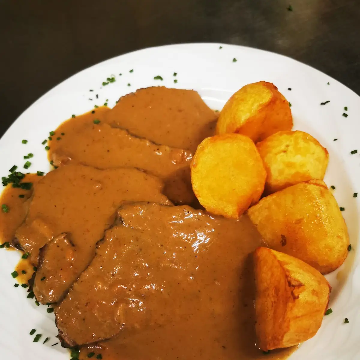 Rinderbraten Mit Bratkartoffeln