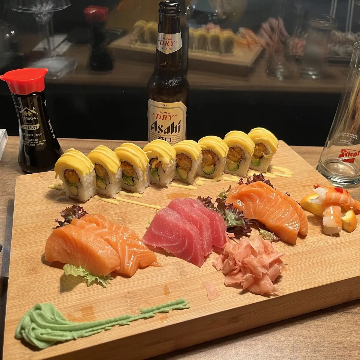 Mango Roll E Sashimi